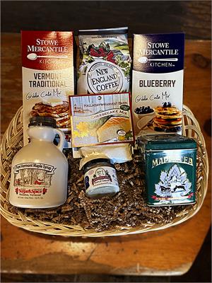 VT Gift Basket - Vermont Sugar And Spice Maple Syrup - PancakesMore